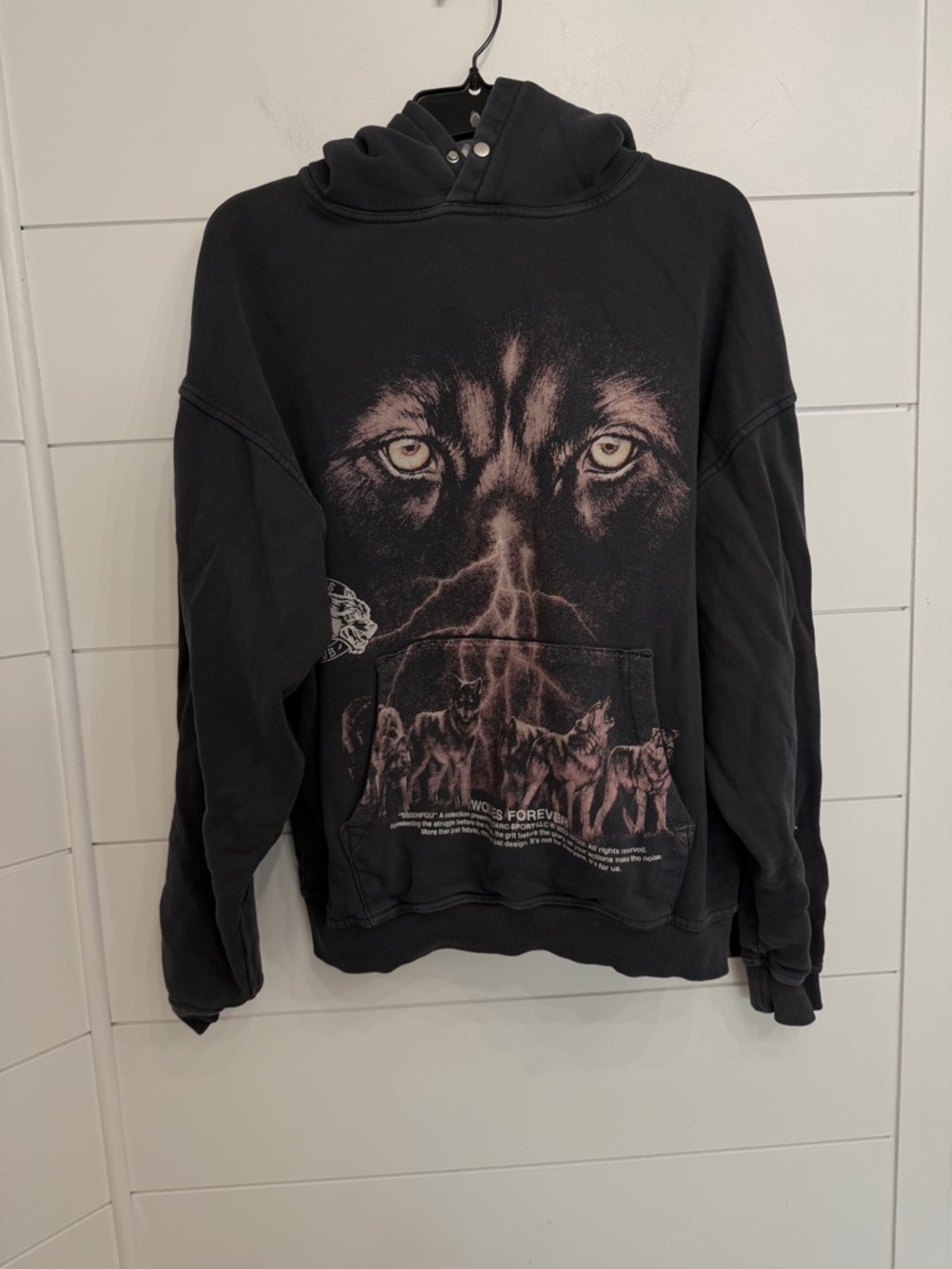 Darc Sport Women's Black Wolves Club Pullover Hoodie Size Medium 36487 - Picture 2 of 9
